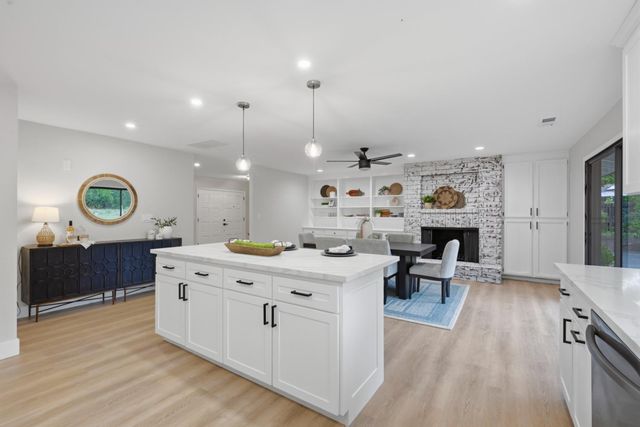 2534 Garfield Ave, Carmichael, CA 95608