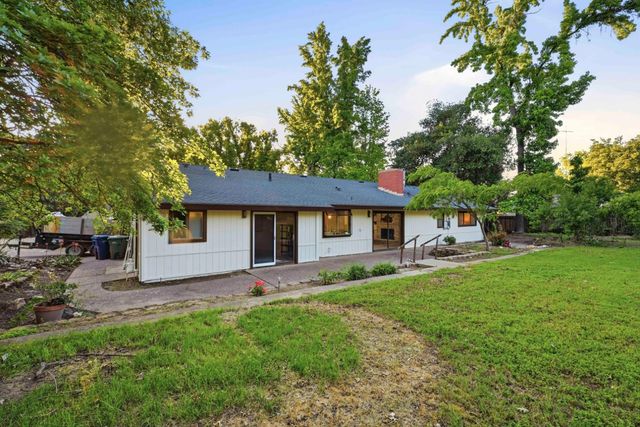 2534 Garfield Ave, Carmichael, CA 95608