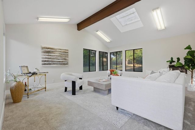 2534 Garfield Ave, Carmichael, CA 95608
