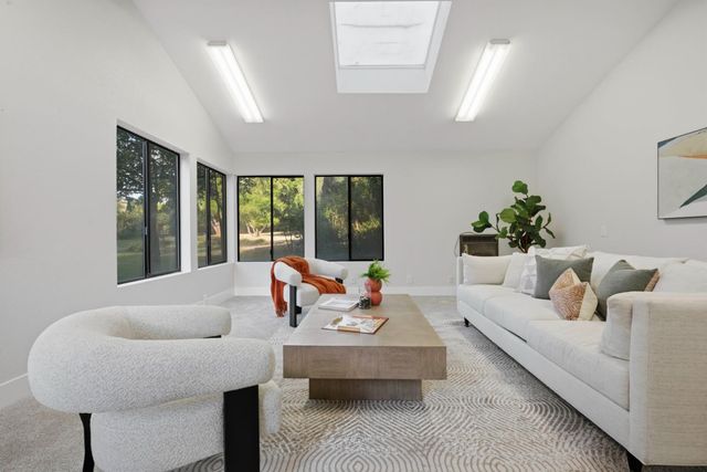 2534 Garfield Ave, Carmichael, CA 95608