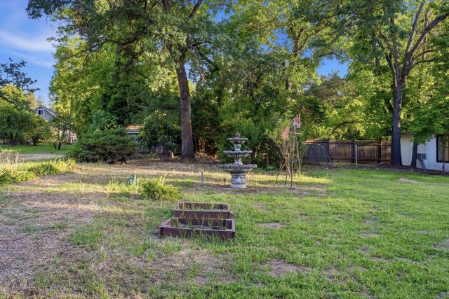 2534 Garfield Ave, Carmichael, CA 95608