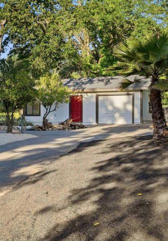2534 Garfield Ave, Carmichael, CA 95608