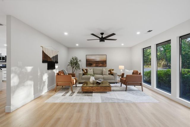 2534 Garfield Ave, Carmichael, CA 95608