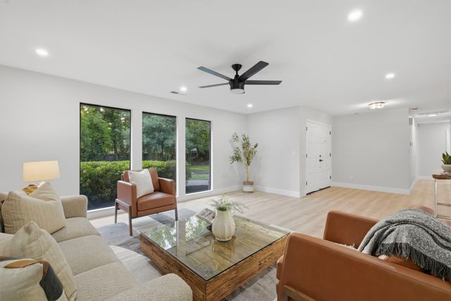 2534 Garfield Ave, Carmichael, CA 95608