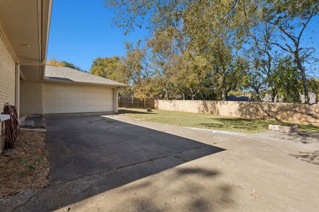 1805 Skyline Drive, Sherman, TX 75092