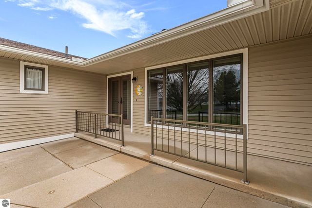 5529 Heritage Way, Traverse City, MI 49685