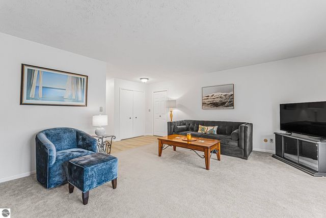 5529 Heritage Way, Traverse City, MI 49685