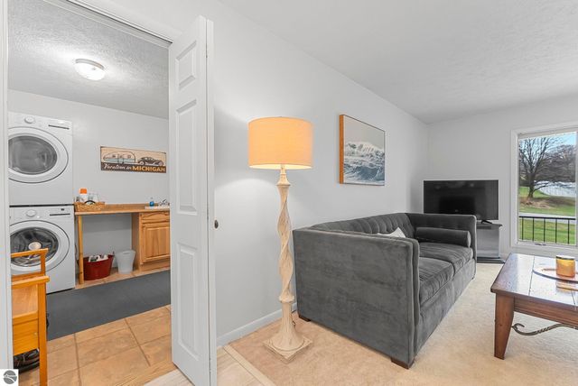 5529 Heritage Way, Traverse City, MI 49685