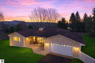 5529 Heritage Way, Traverse City, MI 49685