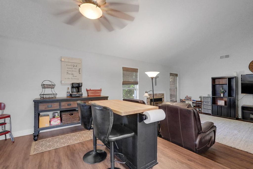 Image 11 of property listing at 317 Circle Drive, Chowchilla, CA 93610