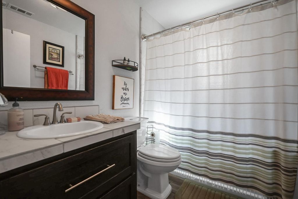 Image 21 of property listing at 317 Circle Drive, Chowchilla, CA 93610
