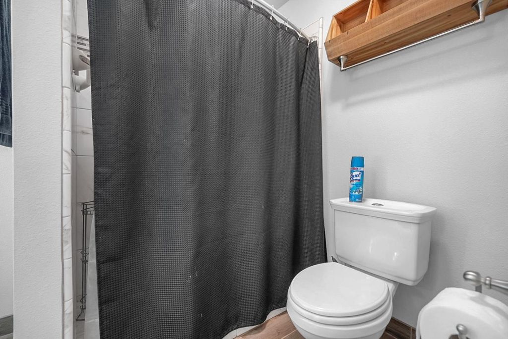 Image 26 of property listing at 317 Circle Drive, Chowchilla, CA 93610