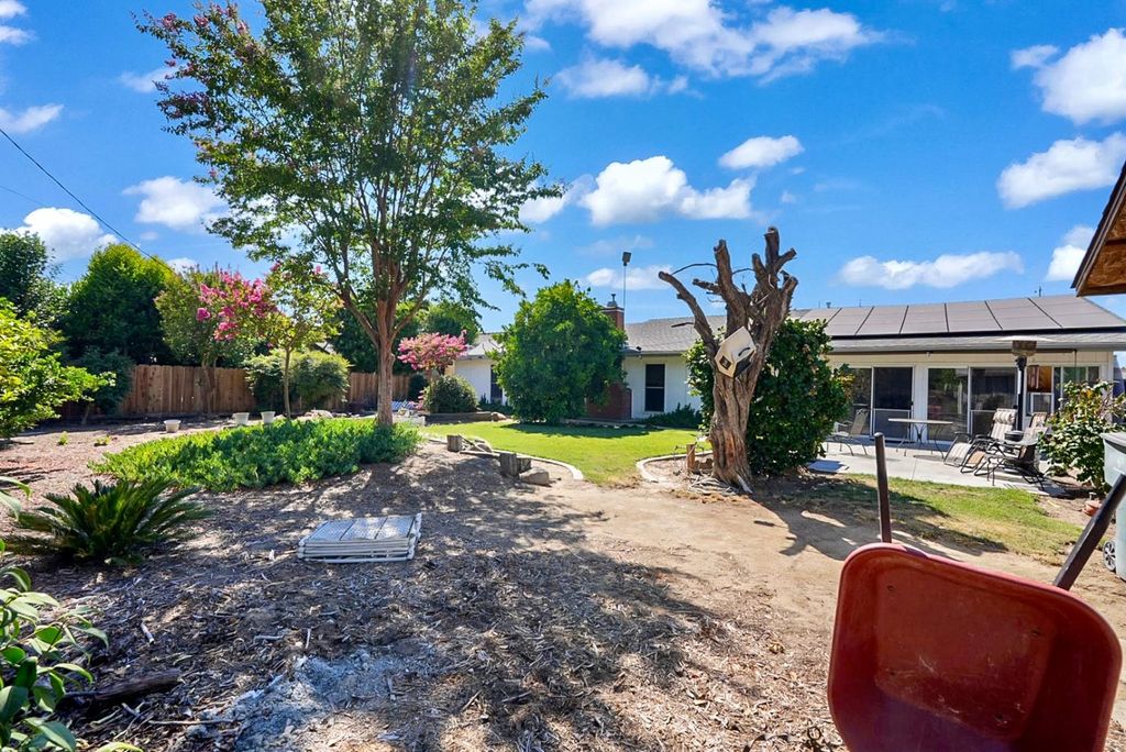 Image 31 of property listing at 317 Circle Drive, Chowchilla, CA 93610