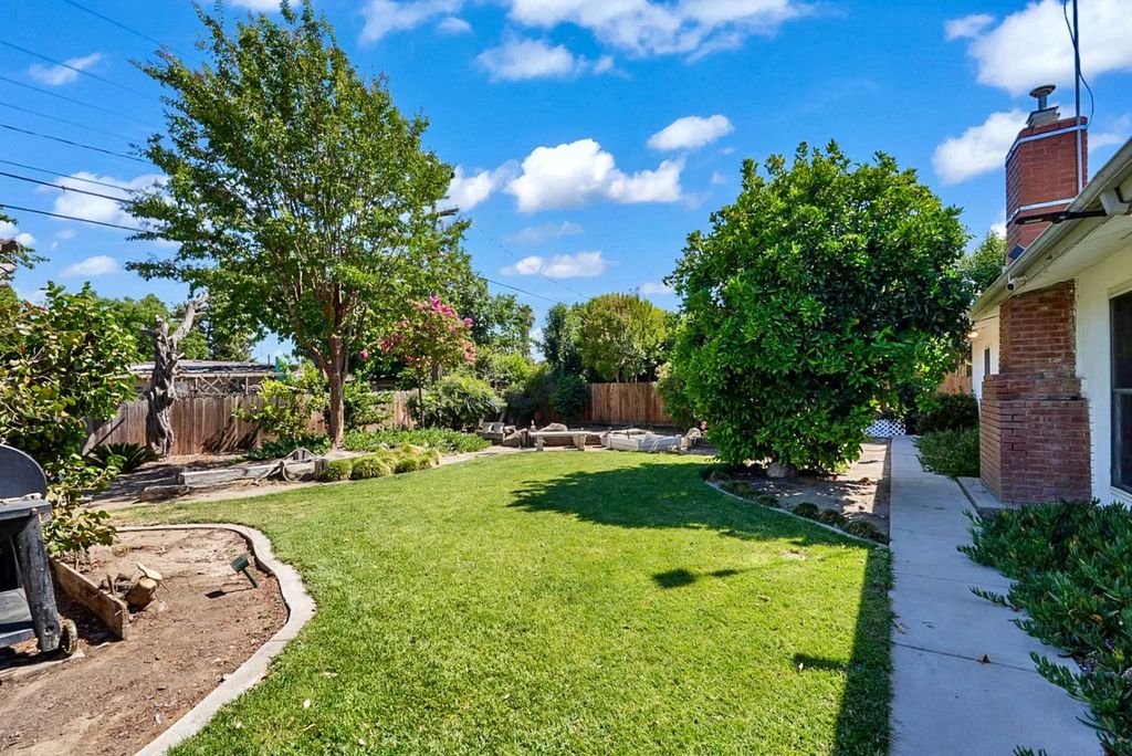Image 33 of property listing at 317 Circle Drive, Chowchilla, CA 93610
