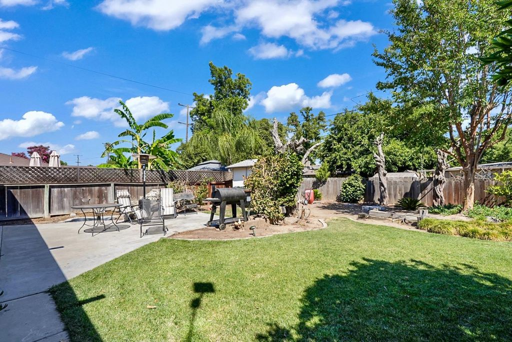 Image 37 of property listing at 317 Circle Drive, Chowchilla, CA 93610
