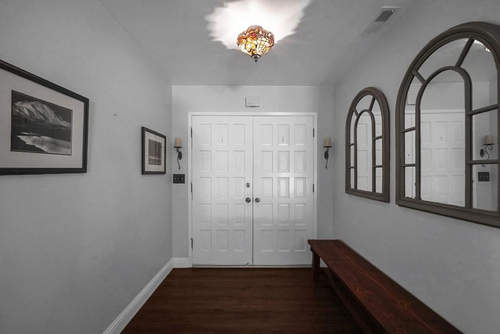 Image 7 of property listing at 317 Circle Drive, Chowchilla, CA 93610