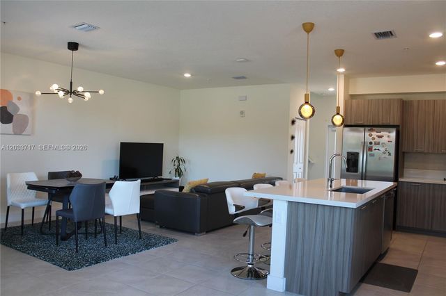 8265 NW 41 Street C110, Doral, FL 33166