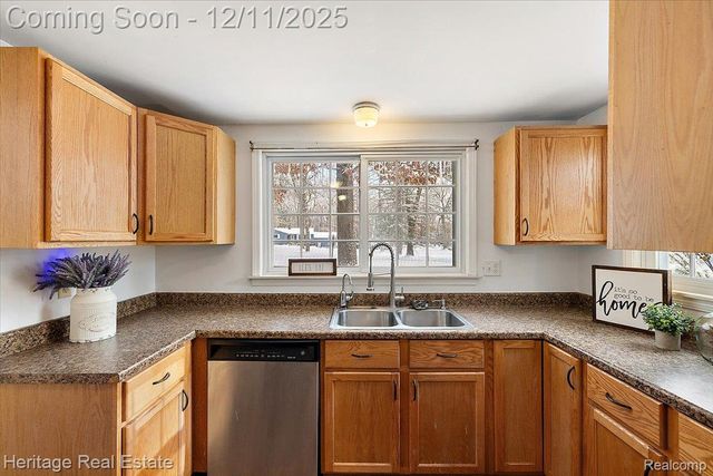 251 Doremus Avenue, Waterford Charter Township, MI 48328