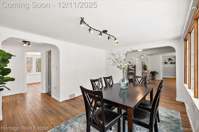 251 Doremus Avenue, Waterford Charter Township, MI 48328