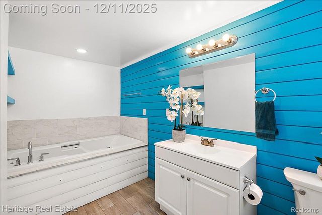 251 Doremus Avenue, Waterford Charter Township, MI 48328