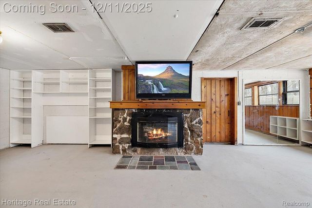 251 Doremus Avenue, Waterford Charter Township, MI 48328