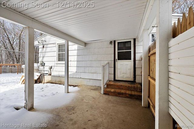 251 Doremus Avenue, Waterford Charter Township, MI 48328