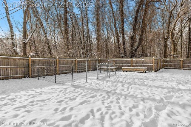 251 Doremus Avenue, Waterford Charter Township, MI 48328