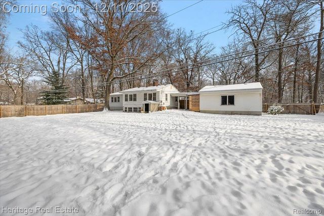 251 Doremus Avenue, Waterford Charter Township, MI 48328