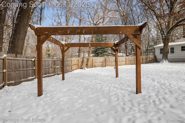 251 Doremus Avenue, Waterford Charter Township, MI 48328