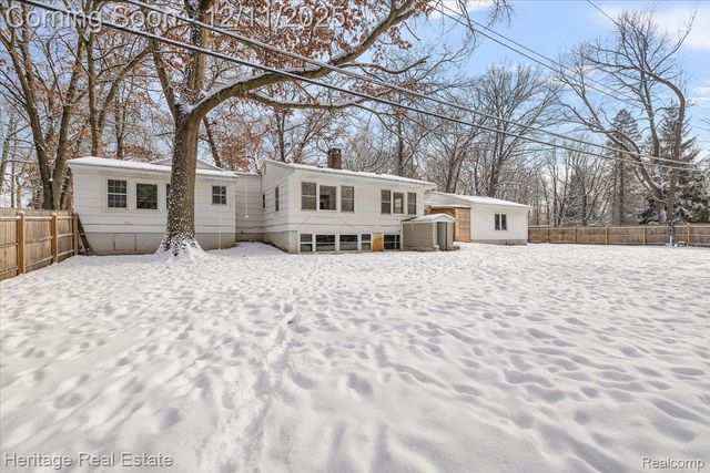 251 Doremus Avenue, Waterford Charter Township, MI 48328