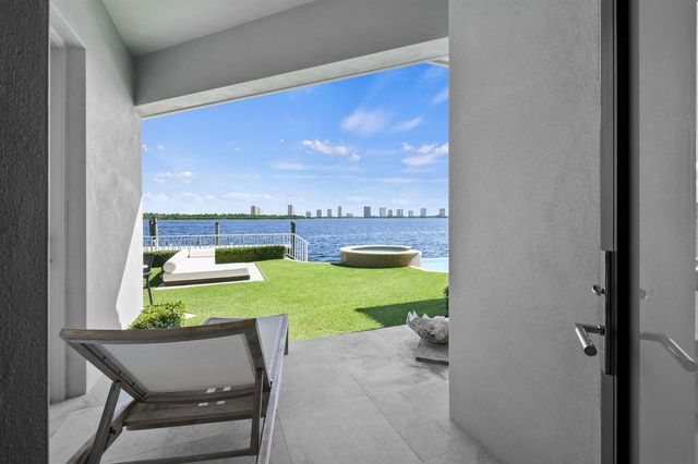 101 Bowsprit Drive, North Palm Beach, FL 33408