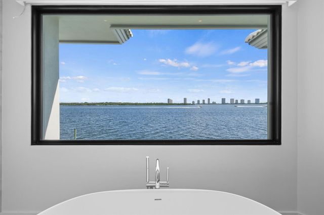 101 Bowsprit Drive, North Palm Beach, FL 33408