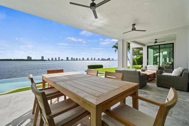 101 Bowsprit Drive, North Palm Beach, FL 33408