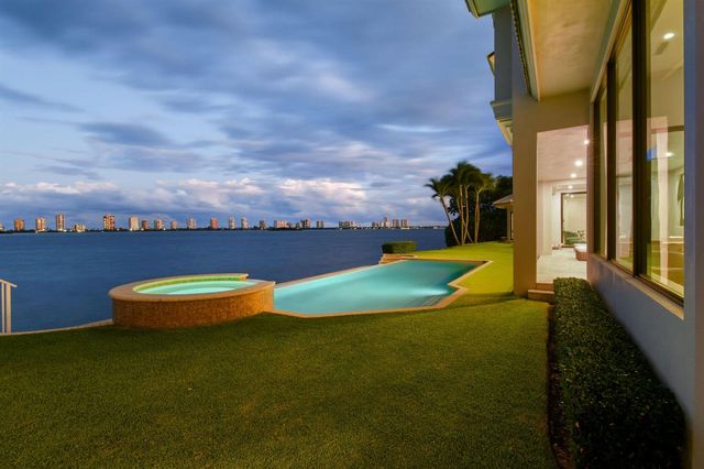 101 Bowsprit Drive, North Palm Beach, FL 33408