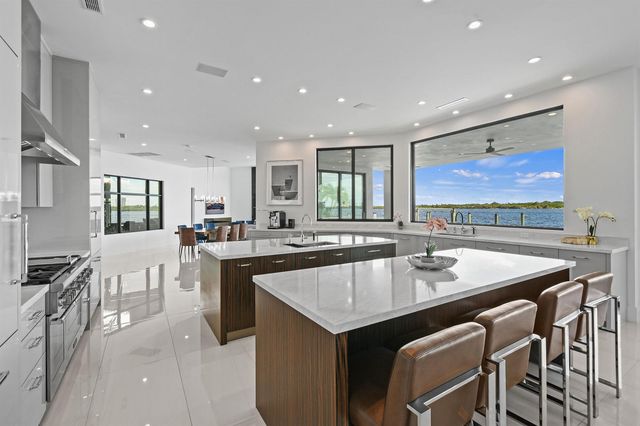 101 Bowsprit Drive, North Palm Beach, FL 33408
