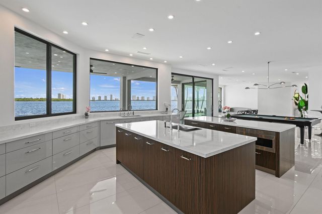 101 Bowsprit Drive, North Palm Beach, FL 33408