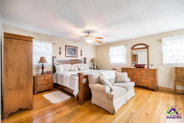 2574 Lower Hartley Bridge, Byron, GA 31008