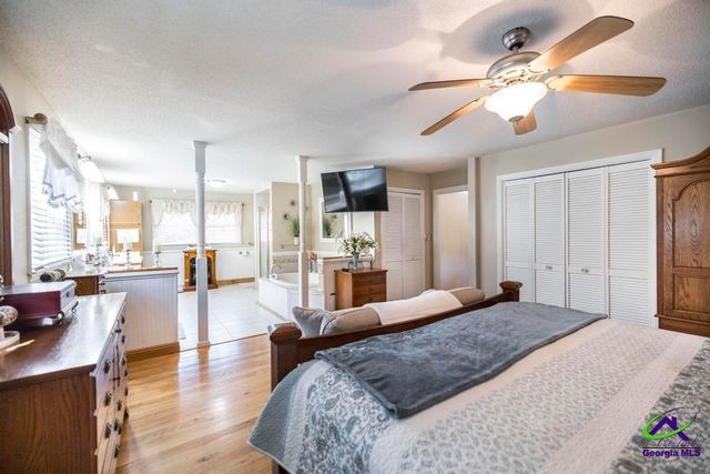 2574 Lower Hartley Bridge, Byron, GA 31008