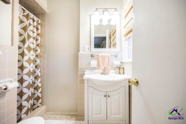 2574 Lower Hartley Bridge, Byron, GA 31008