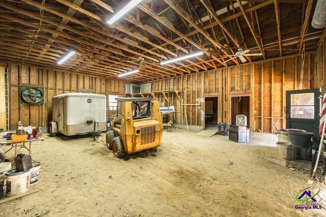 2574 Lower Hartley Bridge, Byron, GA 31008