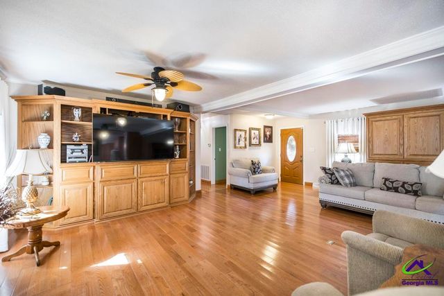 2574 Lower Hartley Bridge, Byron, GA 31008