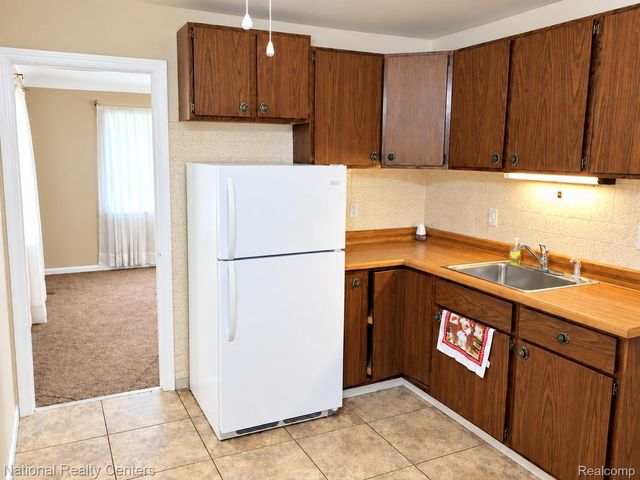 21466 Blackmar Avenue, Warren, MI 48091