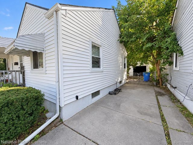 21466 Blackmar Avenue, Warren, MI 48091
