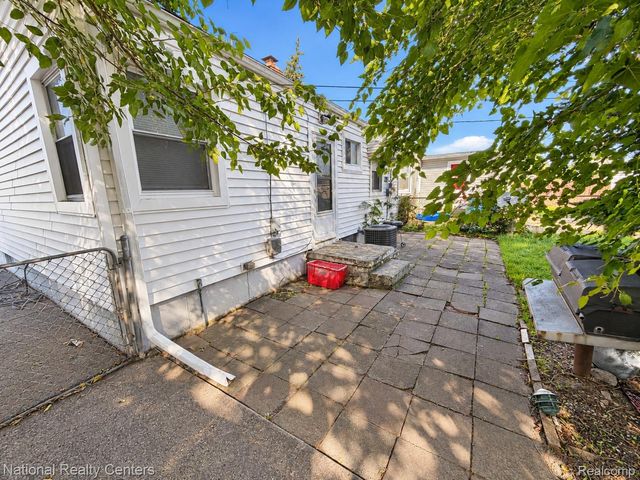 21466 Blackmar Avenue, Warren, MI 48091