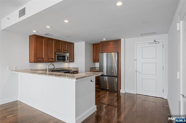8100 River Road 915, North Bergen, NJ 07047