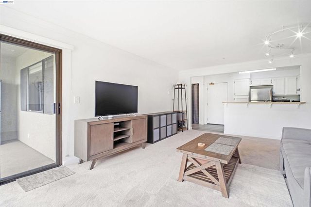 39078 Guardino Dr 208, Fremont, CA 94538