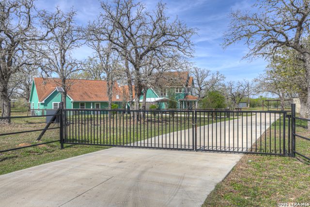 353 Jackson, Kingsbury, TX 78638