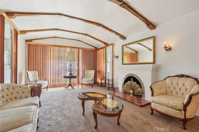 1961 W 84th, Los Angeles, CA 90047