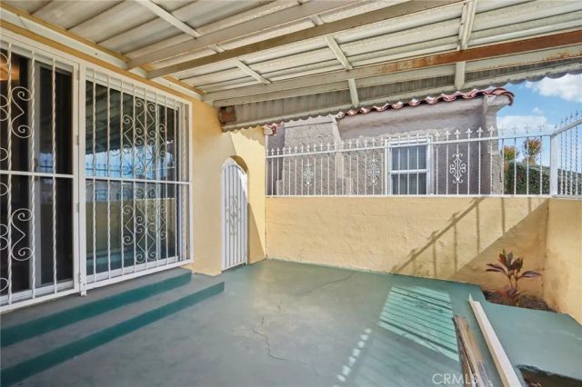 1961 W 84th, Los Angeles, CA 90047