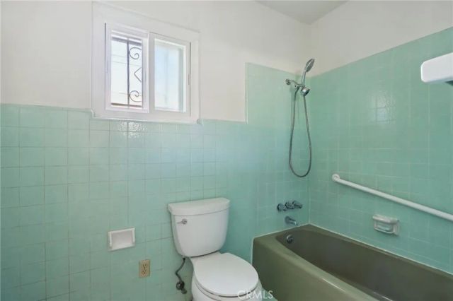 1961 W 84th, Los Angeles, CA 90047